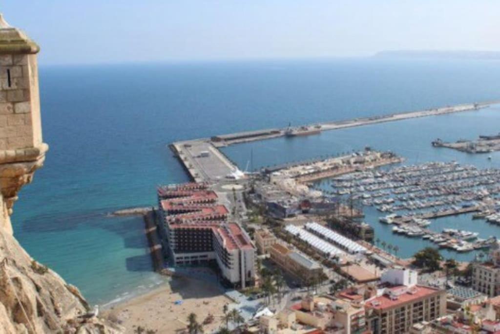 Bright Flat With View To The Castle And The Museum Apartment Alicante Exterior photo